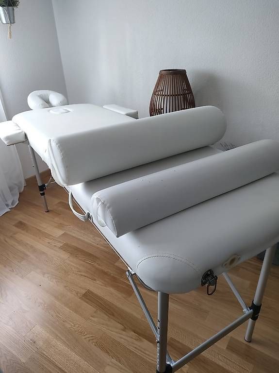 Lettini & sedie per cosmetici: Table de massage pliante TecTake  blanche – Usato da Renens VD venduto da lptvs_22