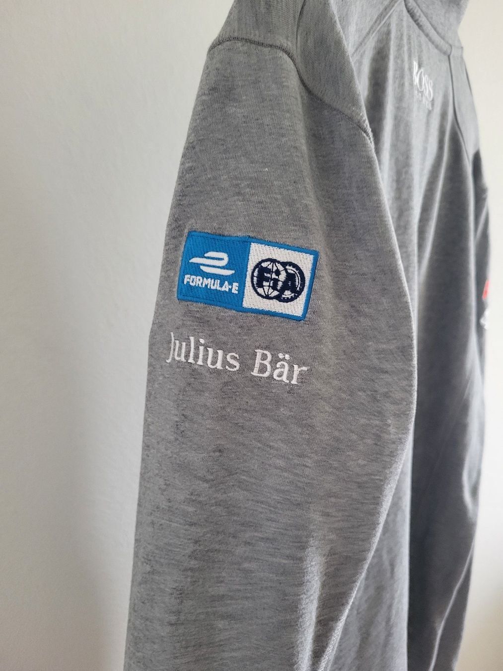 Hugo Boss Giacche: Jacket U. BOSS grise avec logos divers taille L – Usato da Apples venduto da Photec18 4