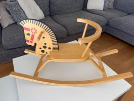 Schaukelpferd aus Holz