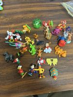 Lot de mini figurines Kinder et autres