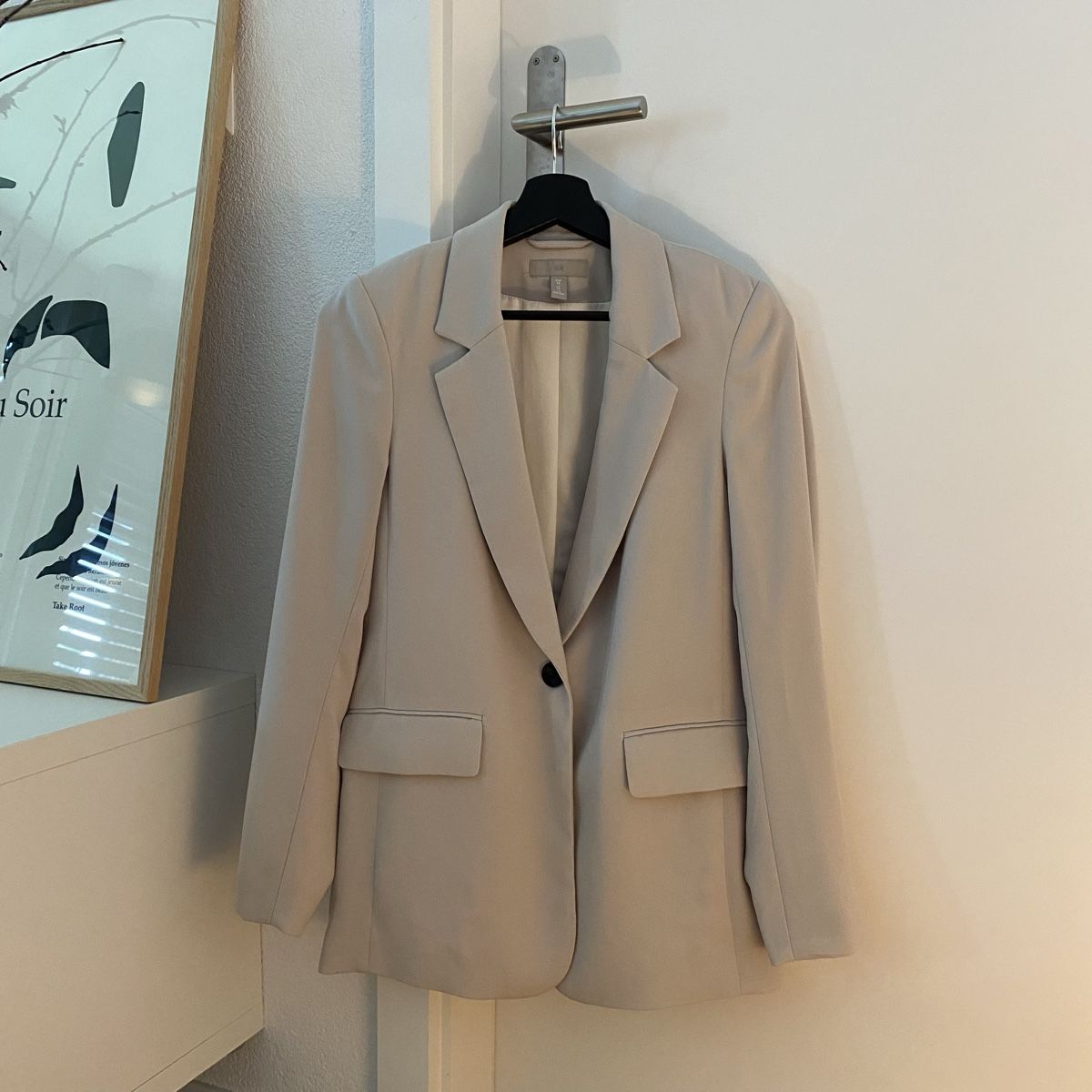 H&M Jacken: Wie neu beige Blazer H&M – Neu (gemäss Beschreibung) aus Langenthal von vik_v5ml 1