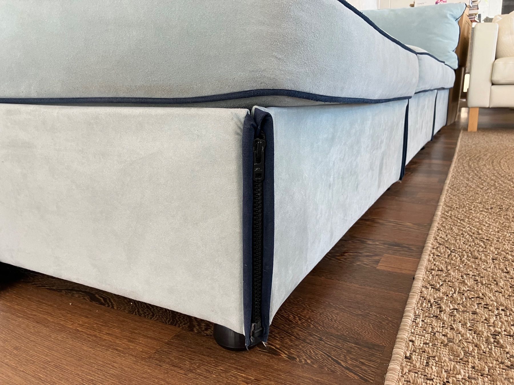 Cassina Divani: Canapé bleu clair (Cassina design) – Usato da Corseaux venduto da tomzoran 2