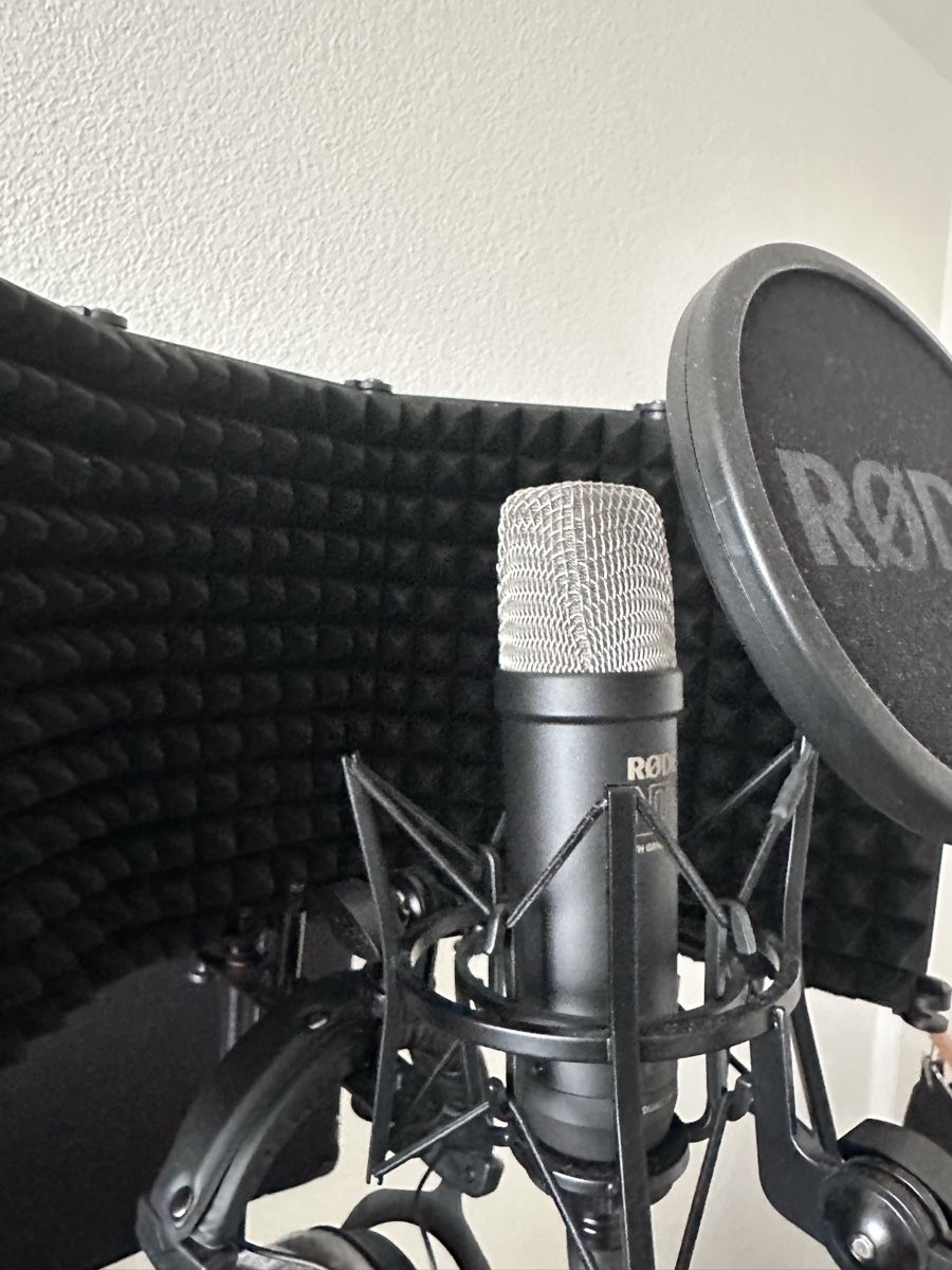 Strumenti musicali: Musikstudio Bundle – Nuovo (secondo la descrizione) da St. Gallen venduto da son_dm9n 1