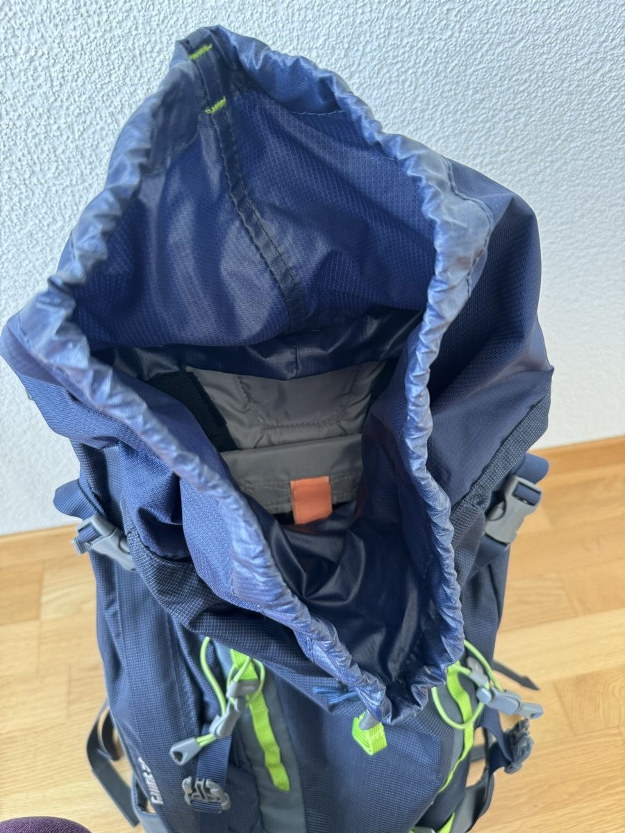 Deuter Zaini: Deuter Rucksack 30L Damen – Usato da Lauwil venduto da nina-lara 1