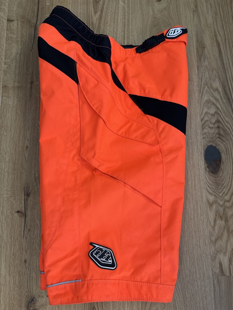 Troy Lee Hosen: Troy Lee Designs Moto Shorts Gr. 36 – Gebraucht aus Grächen von Range725 3