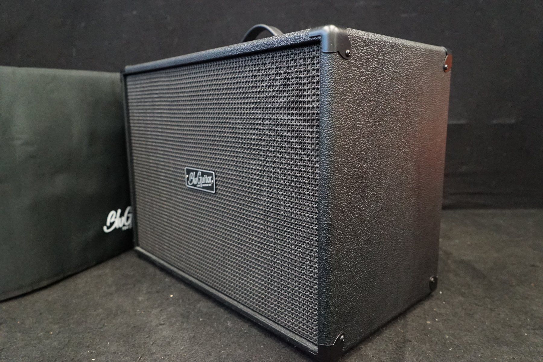 Amplificatori: BluGuitar Fat Cab 1x12'' Gitarrenbox – Usato da Ortschwaben venduto da Musictrade 4