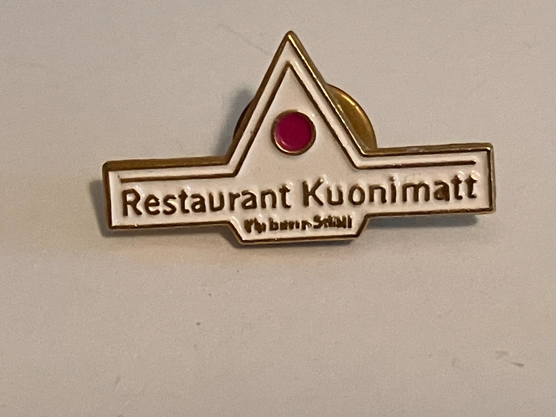 Placchette & Badge: 1 Pin Restaurant Kuonimatt – Usato da Basel venduto da djwwpp
