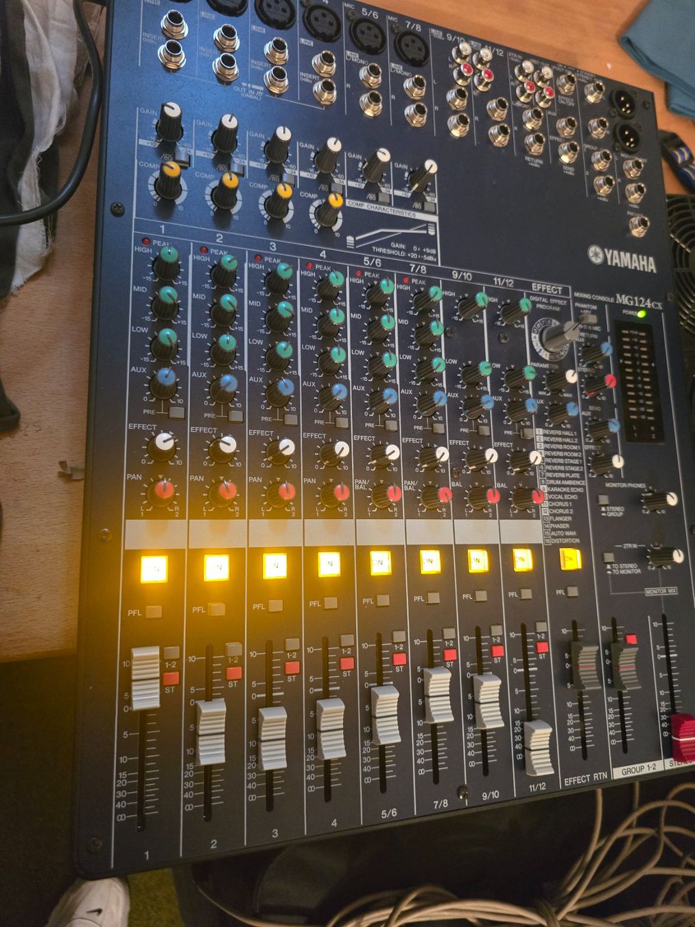 Yamaha Console di mixaggio: YAMAHA Mg 124 CX – Usato da Kreuzlingen venduto da Pino55558 3
