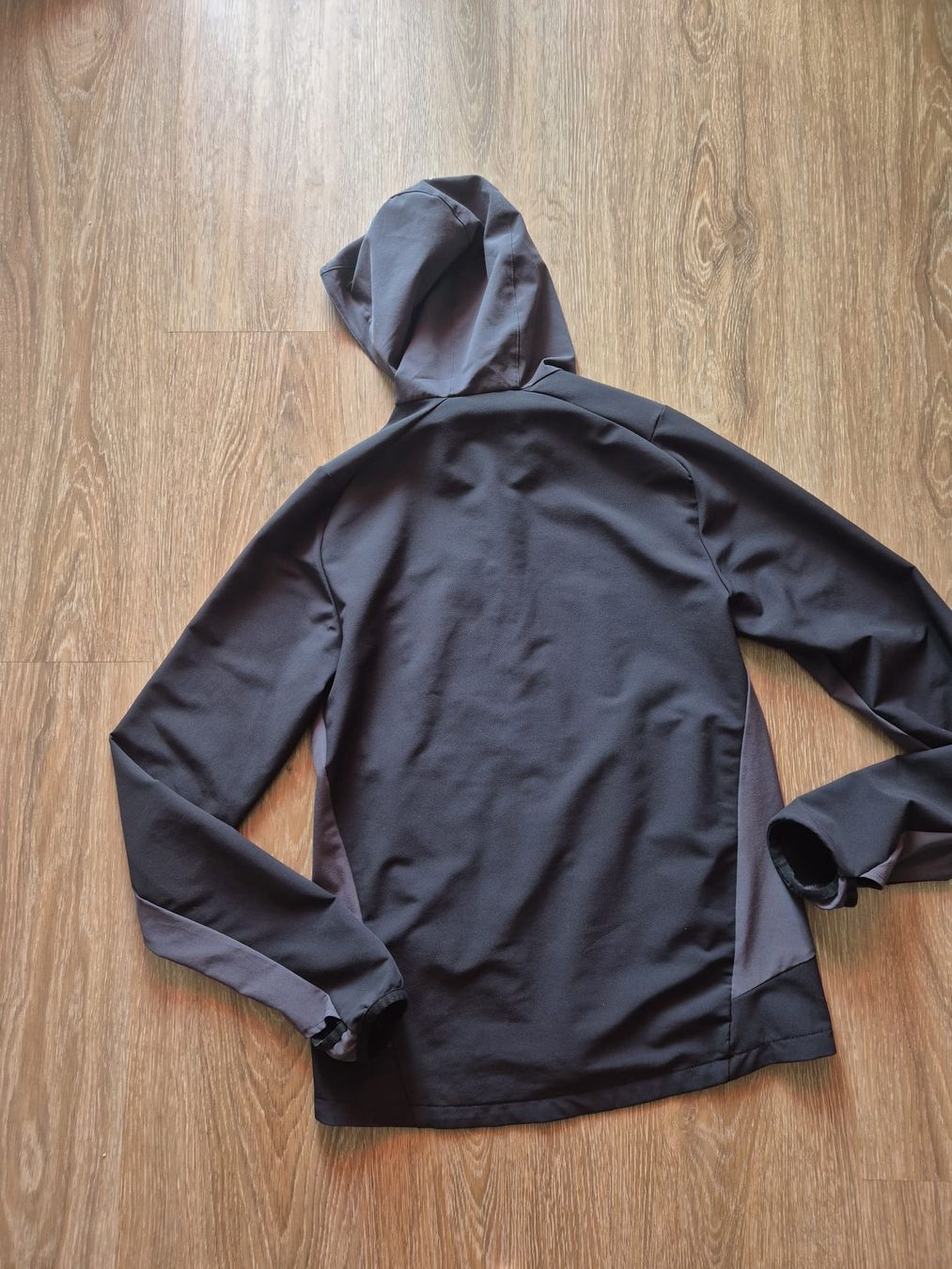 Jacken: Quechua Hooded Softshell Jacket Men's Size S Dark Grey Used – Gebraucht aus Zürich von sha_rxc8 1