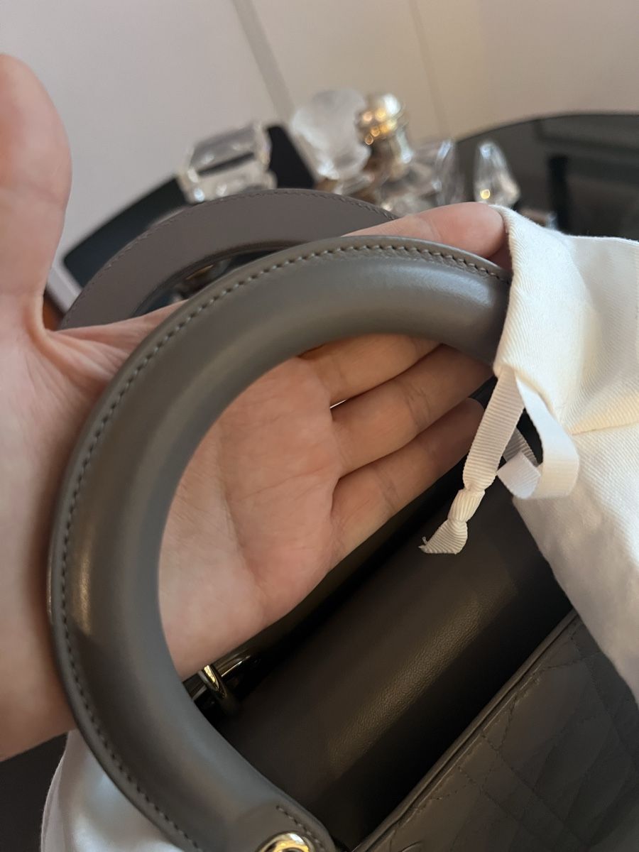 Dior Borse da donna: Lady Dior Size Medium – Nuovo (secondo la descrizione) da Zürich venduto da tiz_jcj7 9