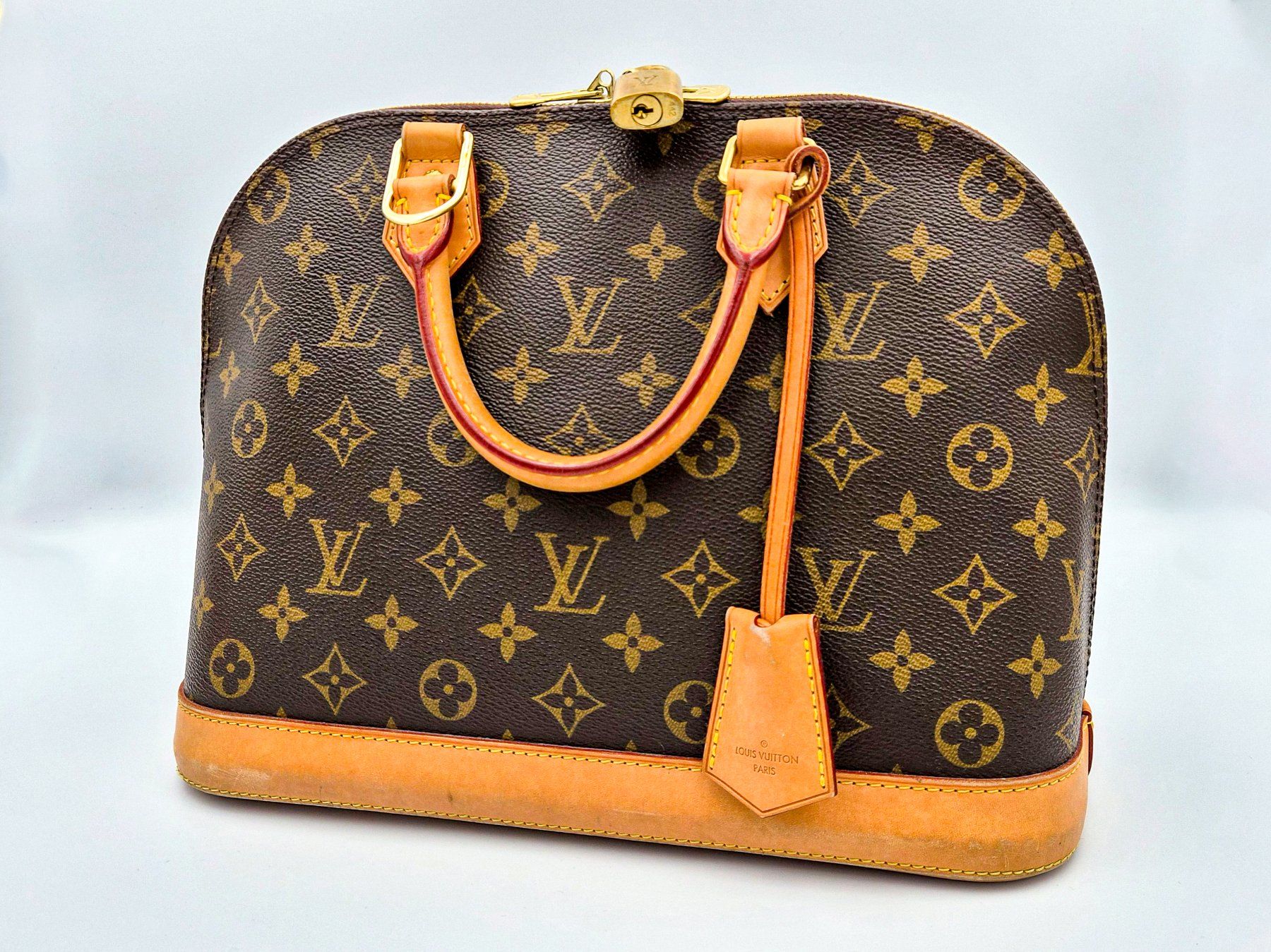 Louis Vuitton Taschen für Damen: Louis Vuitton Alma PM Monogram - Ikonisches Stück - 2013 – Gebraucht aus Riddes von Grumpyrelie