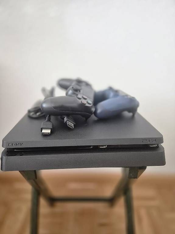 Sony Consoles: PlayStation 4 Slim 500 GB – D'occasion à Pratteln par SuperMario012 1