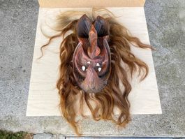schöne alte Walliser Holzmaske