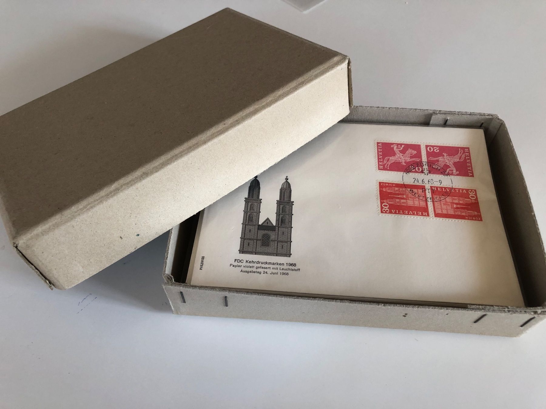 Tutti i francobolli: Box mit KEHRDRUCKEN LEUCHTSTOFF FDC – Usato da Lufingen venduto da Rac0