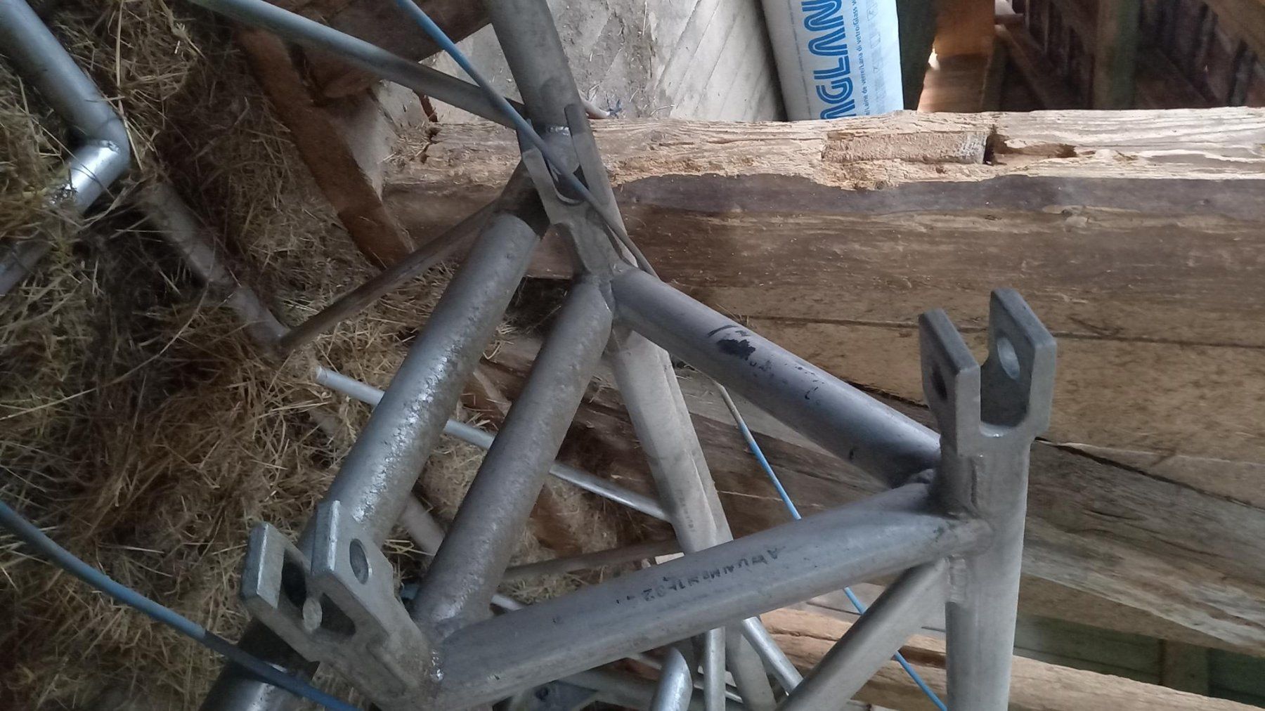 Tralicci: Alu Truss Beleuchtungsträger 3 Eckig – Usato da Bülach venduto da gartehag 1