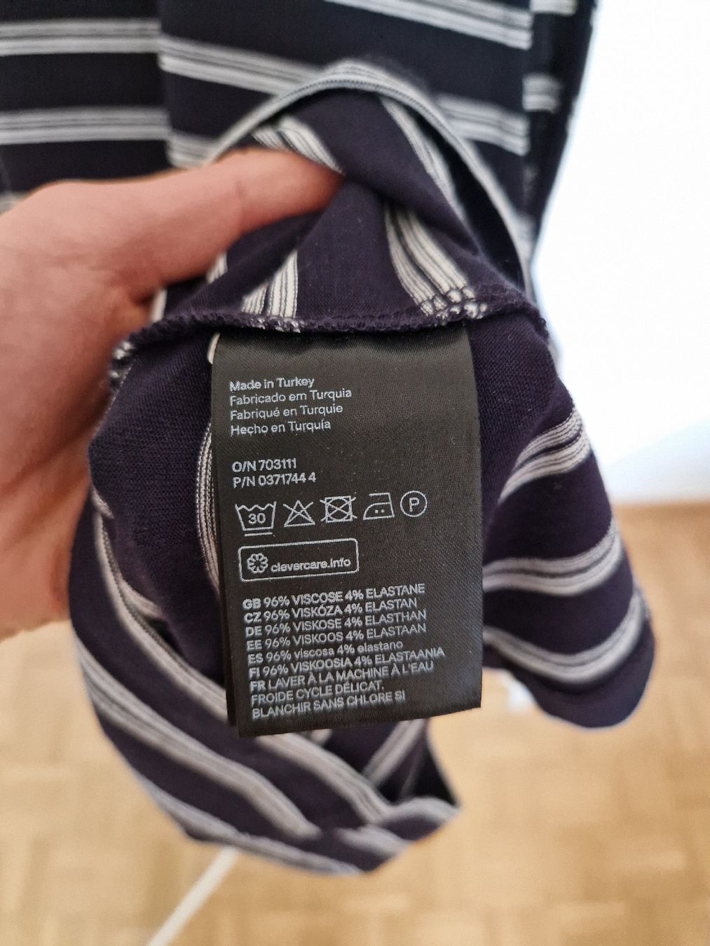 H&M Top: Gestreiftes Mockneck Top von H&M – Nuovo (secondo la descrizione) da Samstagern venduto da DatJulie 2
