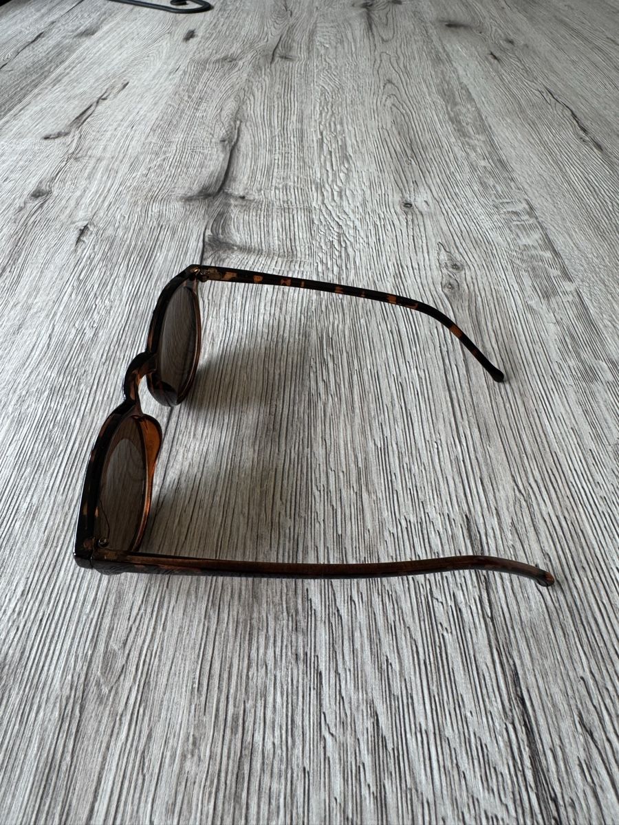 Occhiali & Lenti: Sonnenbrille – Usato da Villmergen venduto da van_xv9t 1