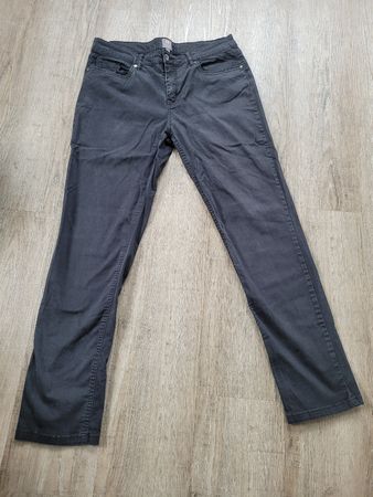 Schöne schwarze Stoffhose Manor 42