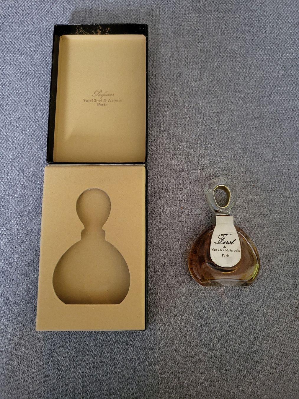 Van Cleef Profumi & Eau de Toilette: parfum First de Van Cleef & Arpels Paris – Nuovo (secondo la descrizione) da Lenk im Simmental venduto da banane50626 2