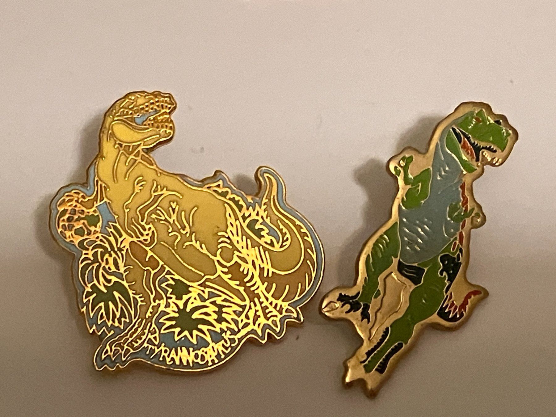 Plaketten & Abzeichen: 2 Pin Tyrannosaurus Rex – Gebraucht aus Basel von djwwpp