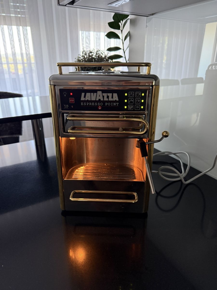 Lavazza Kaffeemaschinen & Espressomaschinen: Lavazza Espresso Point Kaffeemaschine Gebraucht – Gebraucht aus Niederrohrdorf von QenajI