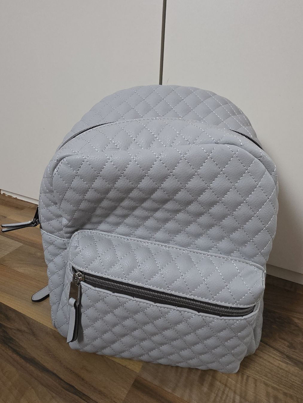 Zaini: Rucksack Steppung grau neuwertig – Nuovo (secondo la descrizione) da Dulliken venduto da sa_st
