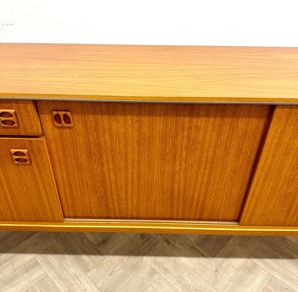 Cassettiere: Mid Century swedish teak Sideboard – Usato da basel venduto da vintory.ch 7