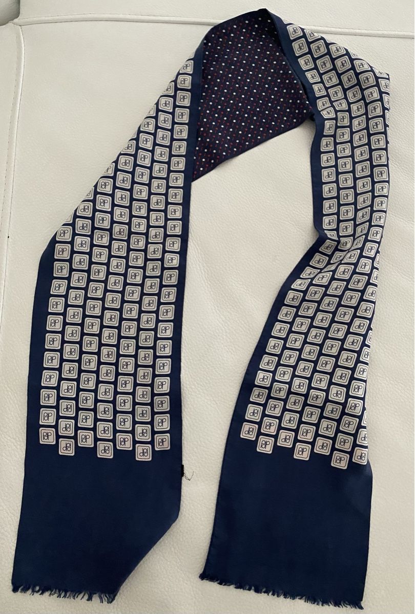 Foulard & Sciarpe: Seiden Schal – Usato da Opfikon venduto da Luis144 1