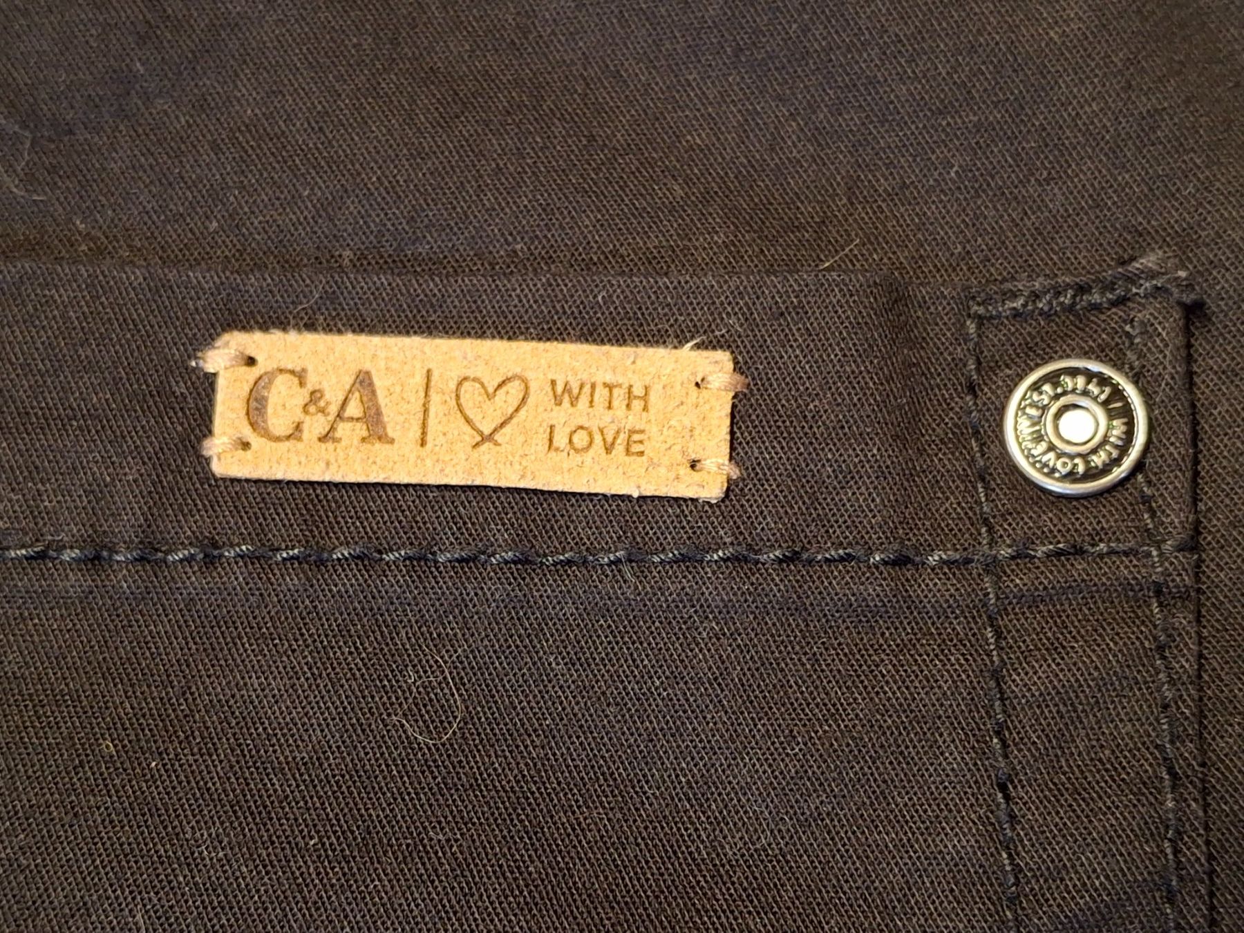 C&A Pantaloni: Short noir taille 44 marque C&A – Usato da Villiers venduto da san_jn5w 2