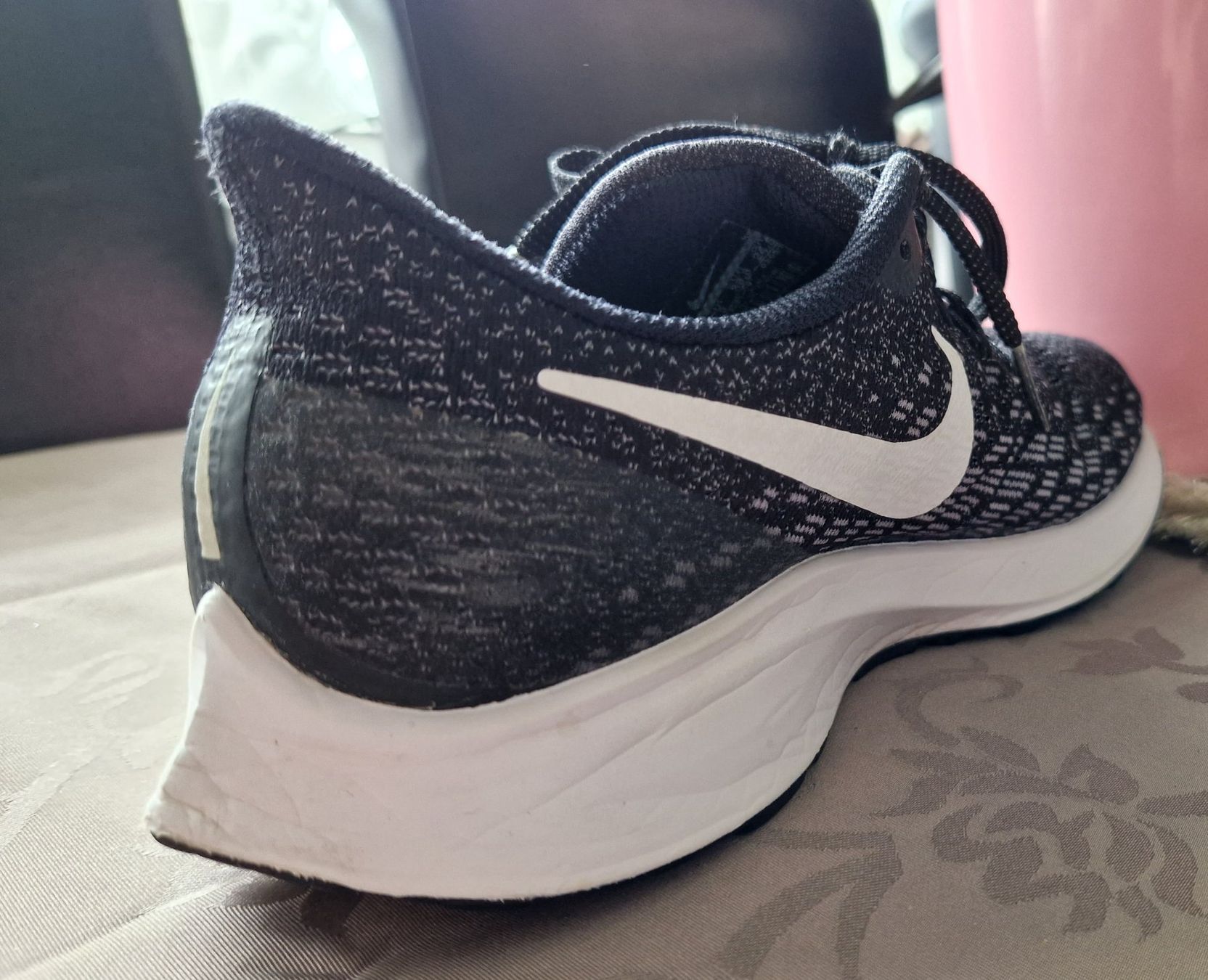 Nike Damenschuhe: Nike Schuhe Grösse 38 Schwarz/Weiss – Gebraucht aus Zürich von sirstians000 5