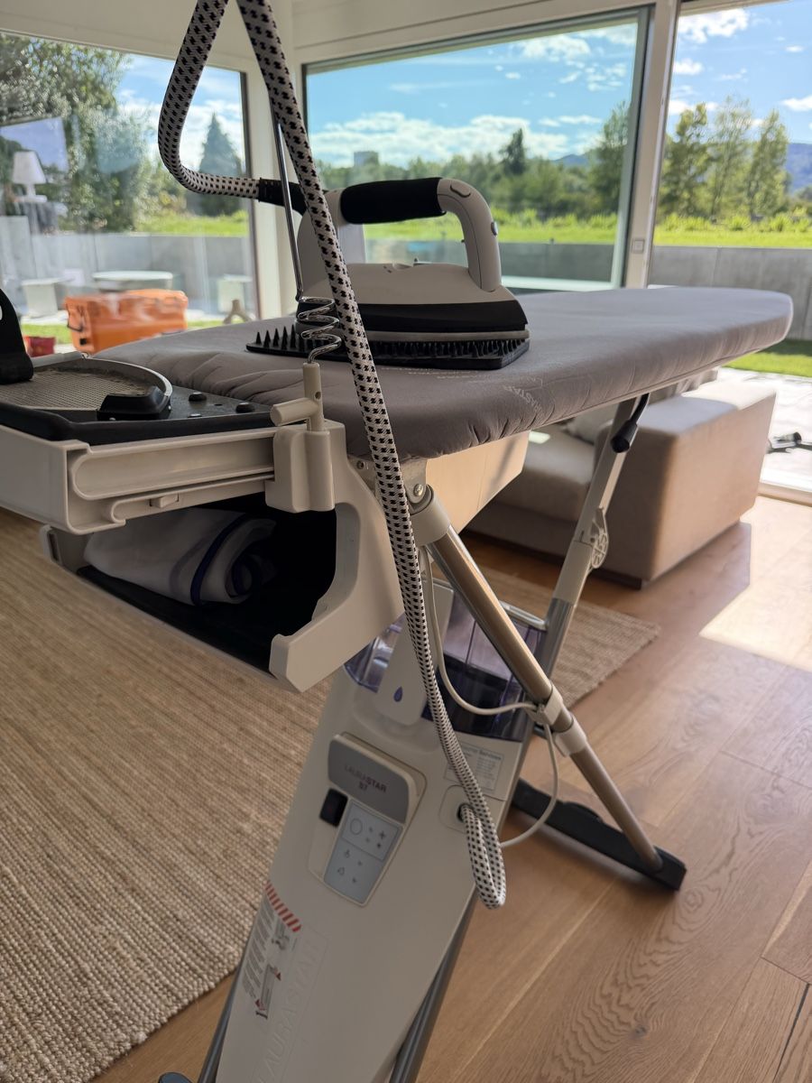 Laurastar Bügelbretter: LAURASTAR S7 Steam Ironing System  – Gebraucht aus Fahrweid von SR_ZH 2