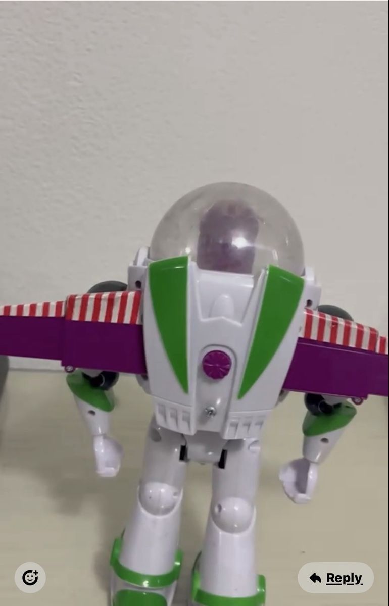 Disney Giocattoli: Toy figure Buzz Lightyear Space Ranger good condition – Usato da Allschwil venduto da ahm_y7l8 2