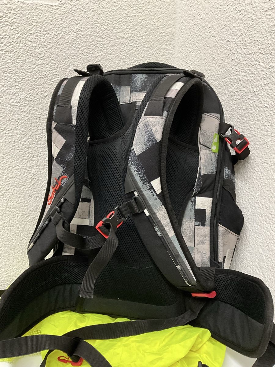 Satch Kindertaschen: Satch Schulrucksack mit dem Regenschutz – Defekt aus Siebnen von mac_8tmv 1