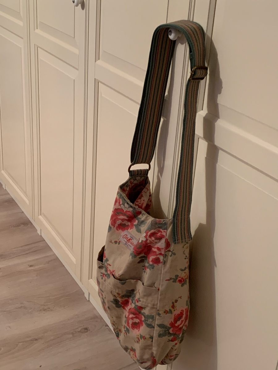 Candy Flowers Borse da donna: Cath Kidston Tasche aus Stoff mit Blumenmuster – Usato da Nunningen venduto da silvermoon68 2