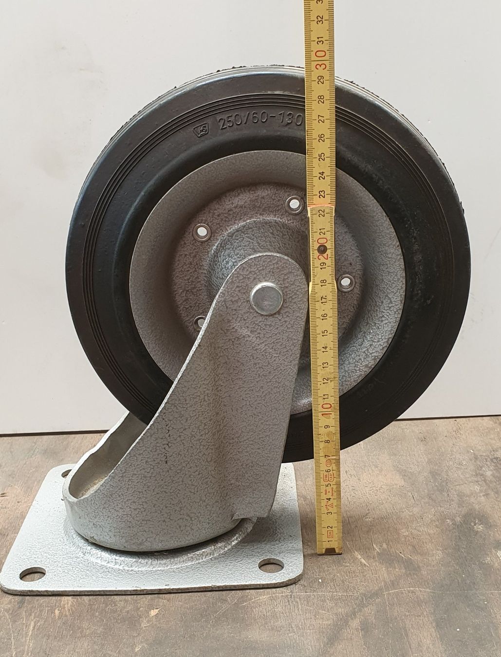 Autre stockage et transport: Lenkrollen 250 mm Durchmesser 2 Stück – D'occasion à Wetzikon ZH par Buck02 1