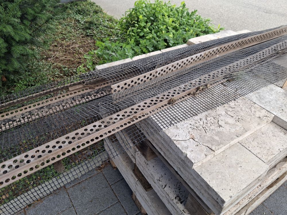 Revêtements de sol: Feinsteinzeug Platten – D'occasion à Oberbuchsiten par Cbk46 2