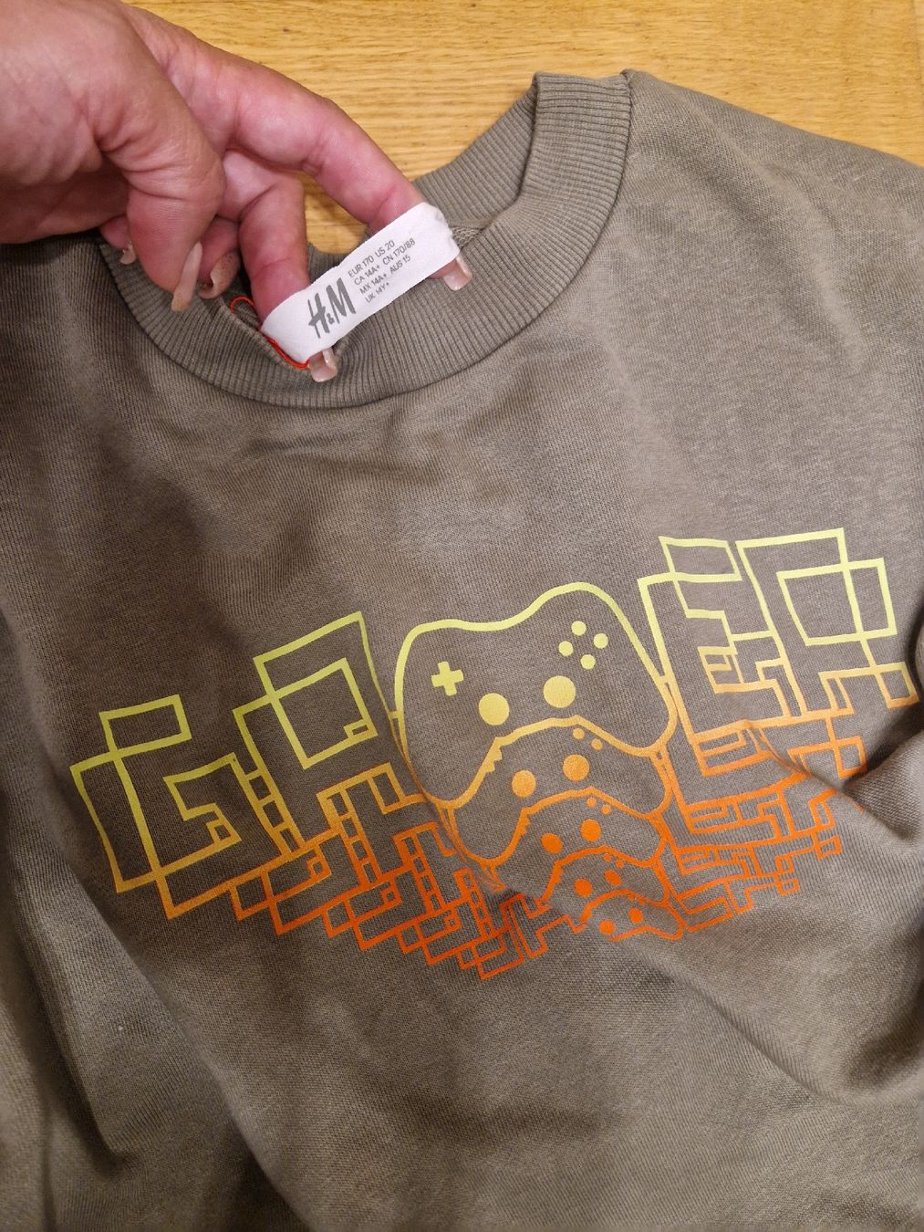 H&M Maglioni & Felpe: Pull H&M "Gamer" - Taille 170 – Usato da Penthaz venduto da Sosotroc 2