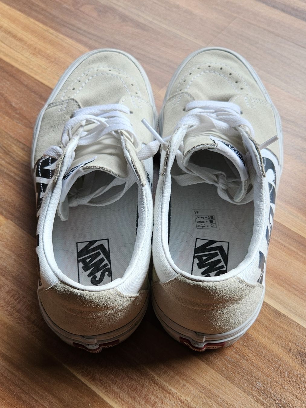 Scarpe da uomo: Vans taille 40 – Usato da Tramelan venduto da Vipers1 2