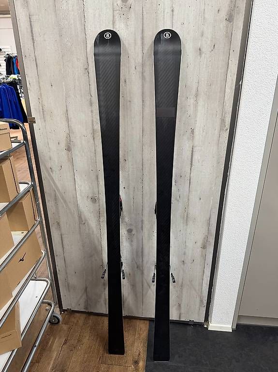 Skis: Bogner Premium Ski mit Echtholz-Oberfläche inkl. Bindung NEU – Gebraucht aus Sursee von pilatus.sport 4