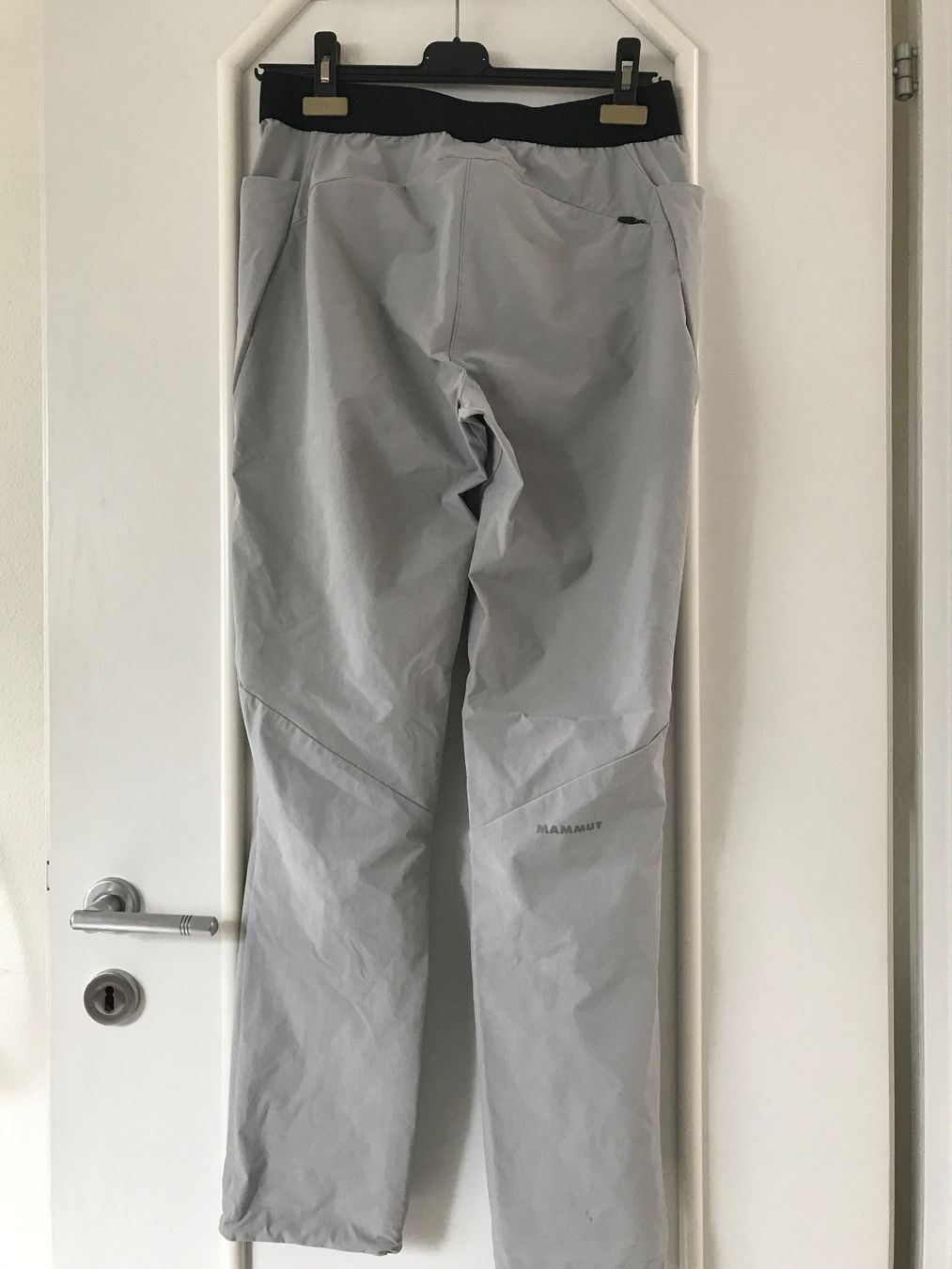 Mammut Pantaloni: MAMMUT Hose in Hellgrau EU38 – Usato da Glattfelden venduto da Danshari 2