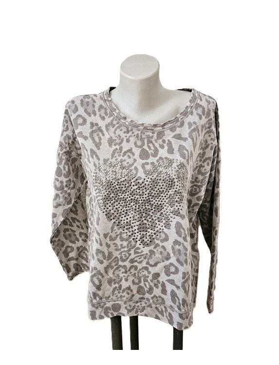 Pullover & Sweatshirts: PASSPORT Pullover Gr. M Leo Print Glitzer Herz – Gebraucht aus Füllinsdorf von Sunnebliemli7