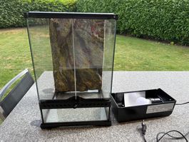 Terrarium mit Lampe