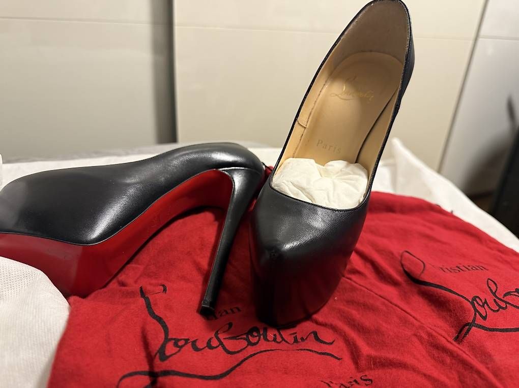 Scarpe da donna: Louboutin Christian – Usato da Thal venduto da sas_99bc 1