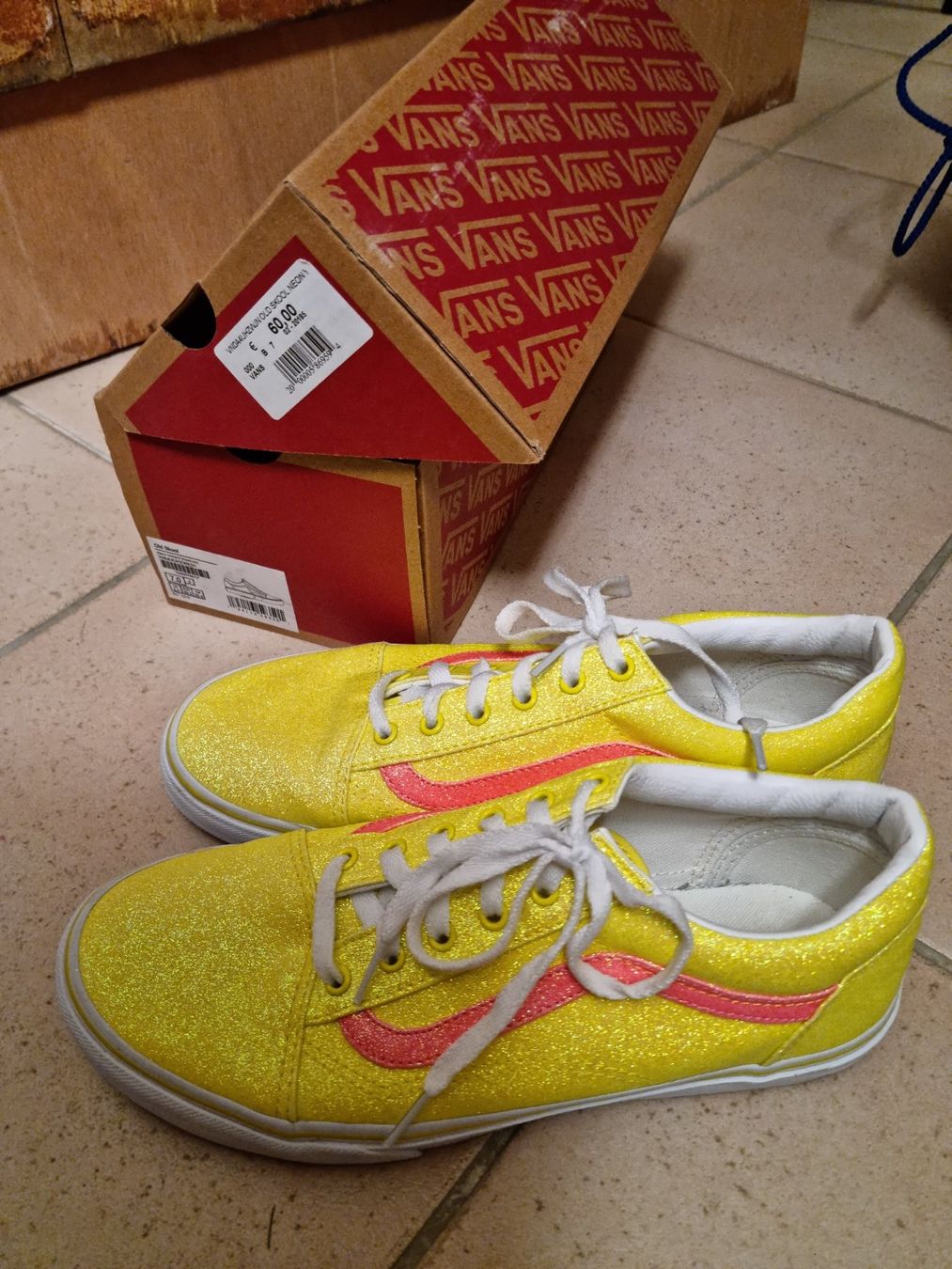 Vans Scarpe da donna: Vans neuves t39 – Usato da Ste-Croix venduto da lnbu1 1