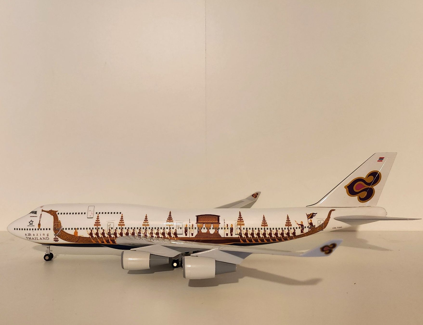 Kit di modellismo & Modellini statici: Skymarks 1/200 Thai Airways Boeing 747-400 – Nuovo (secondo la descrizione) da Wittenwil venduto da ced_q8j7 4