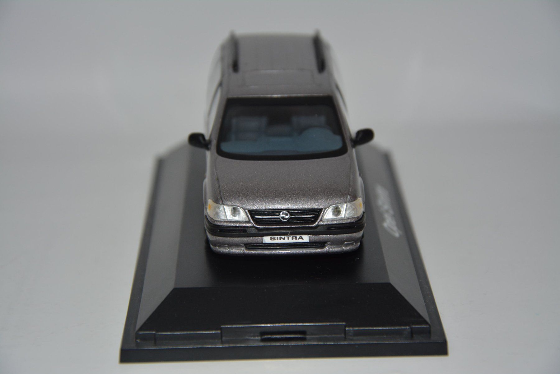 Opel Modellini d'auto: Opel Sintra 1996 , Schuco , 1:43 – Nuovo e nell'imballaggio originale da Goldach venduto da Feivel9 3
