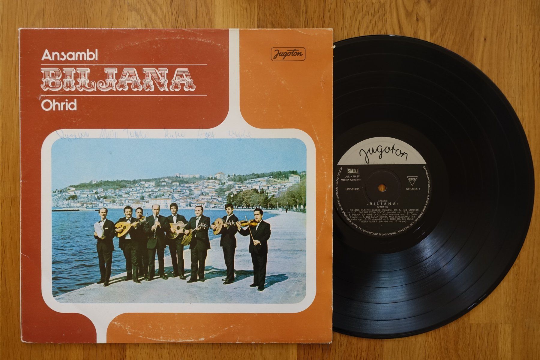 Dischi in vinile: Ansambl Biljana Ohrid - T2 – Usato da Sessa venduto da discoverymedia