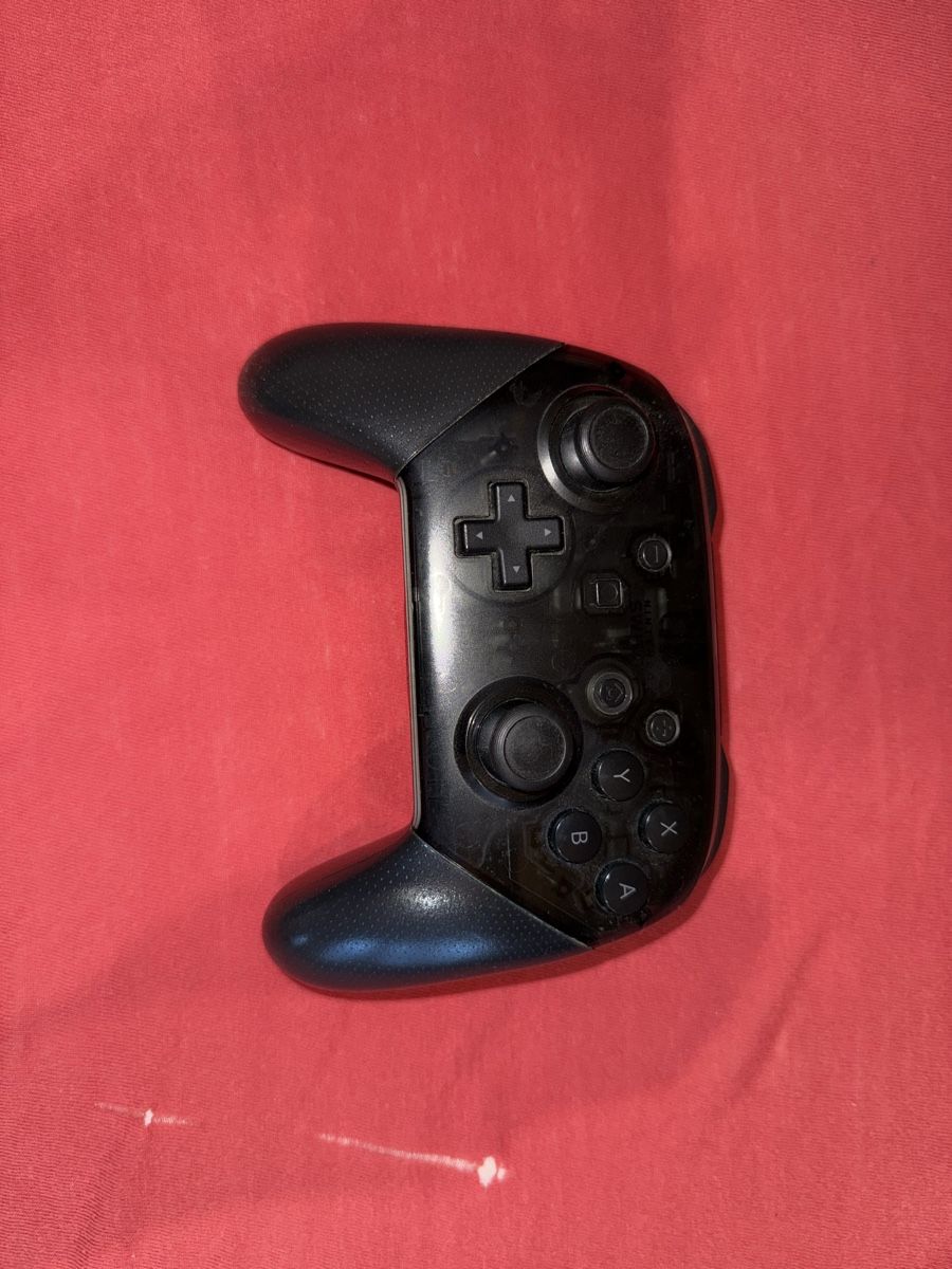 Nintendo Console: Nintendo Switch mit Pro Controller – Usato da Elsau venduto da dan_655r 3
