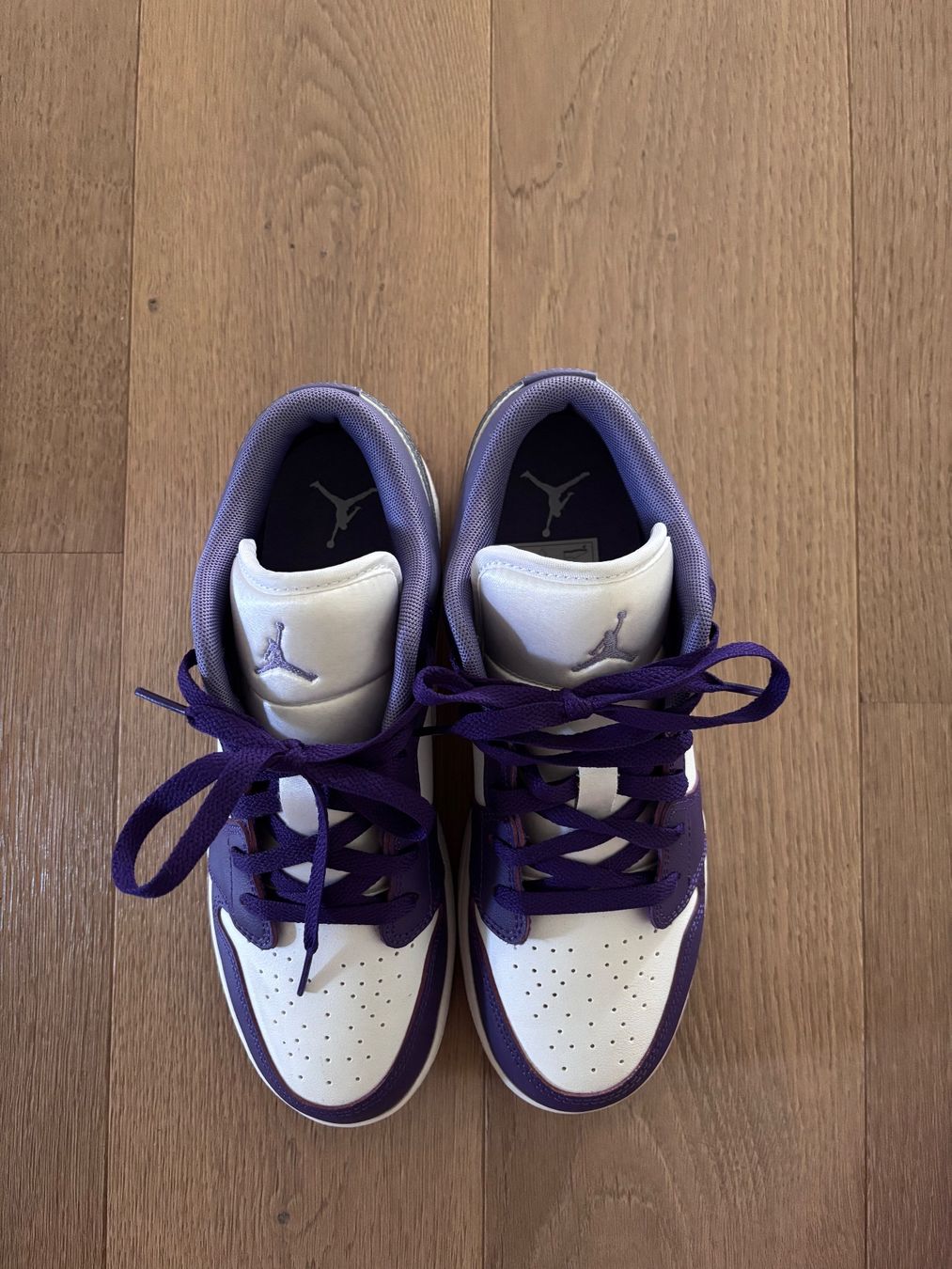 Jordan Chaussures hommes: Jordan 1 Low Purple Gr. 39 – D'occasion à Wilen (Sarnen) par tan_d9fm 3