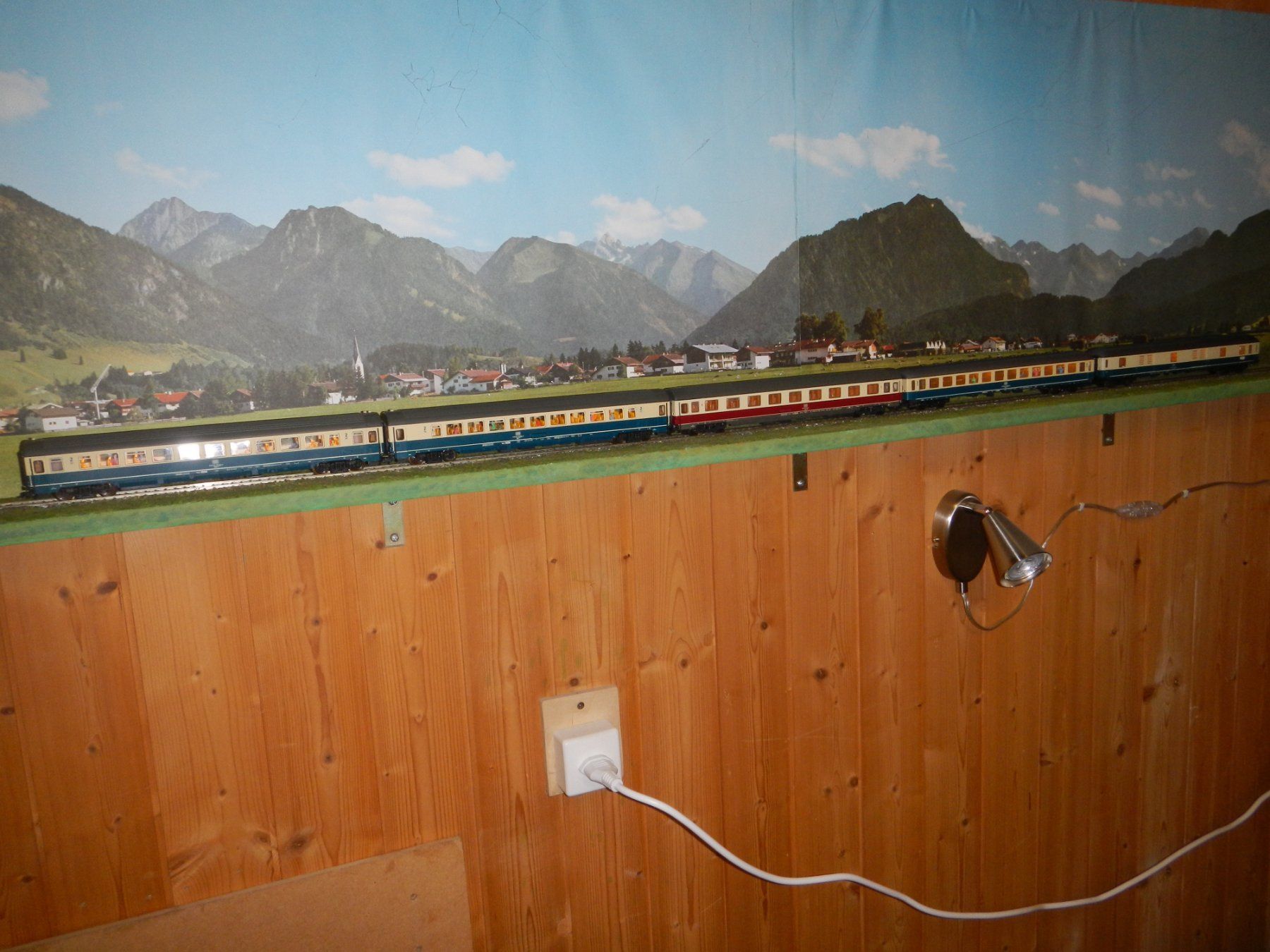 Roco Modellini di ferrovie: ganzer DB - Zug. Roco Wagen – Usato da Ramsen venduto da gusti485 2